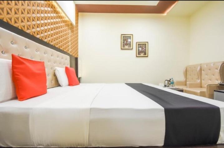 ג'לנדהר Hotel Ravi Residency מראה חיצוני תמונה