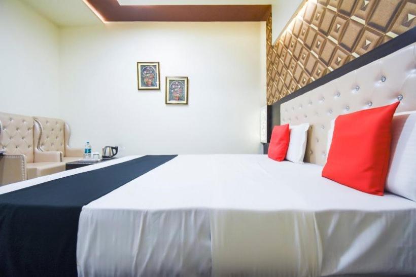 ג'לנדהר Hotel Ravi Residency מראה חיצוני תמונה